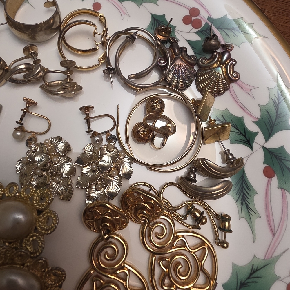Vintage Earrings Gold And Silver Toned Earring Lot Bundle - Picture 3 of 15